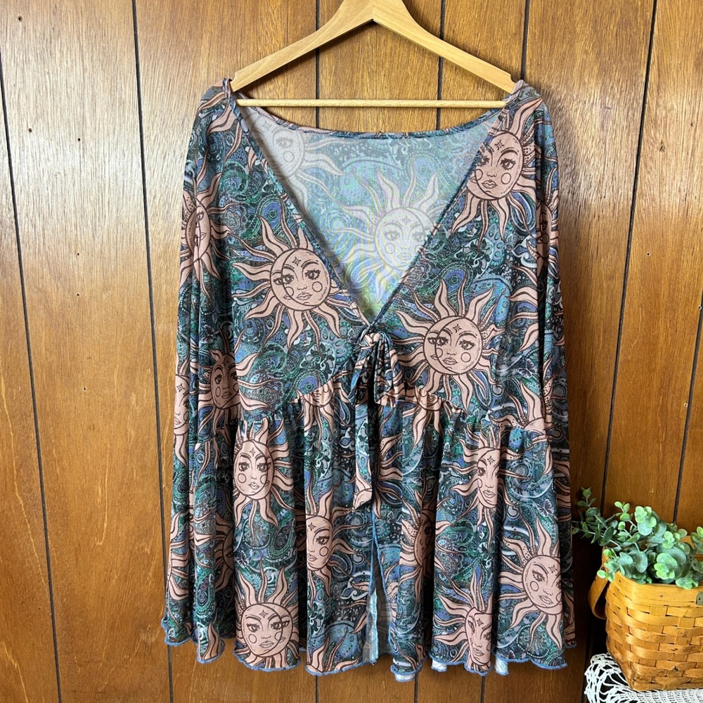 SHEIN CURVE Plus Size 7X Sun Moon Celestial Print Tie Front Bell Sleeve - Picture 3 of 9